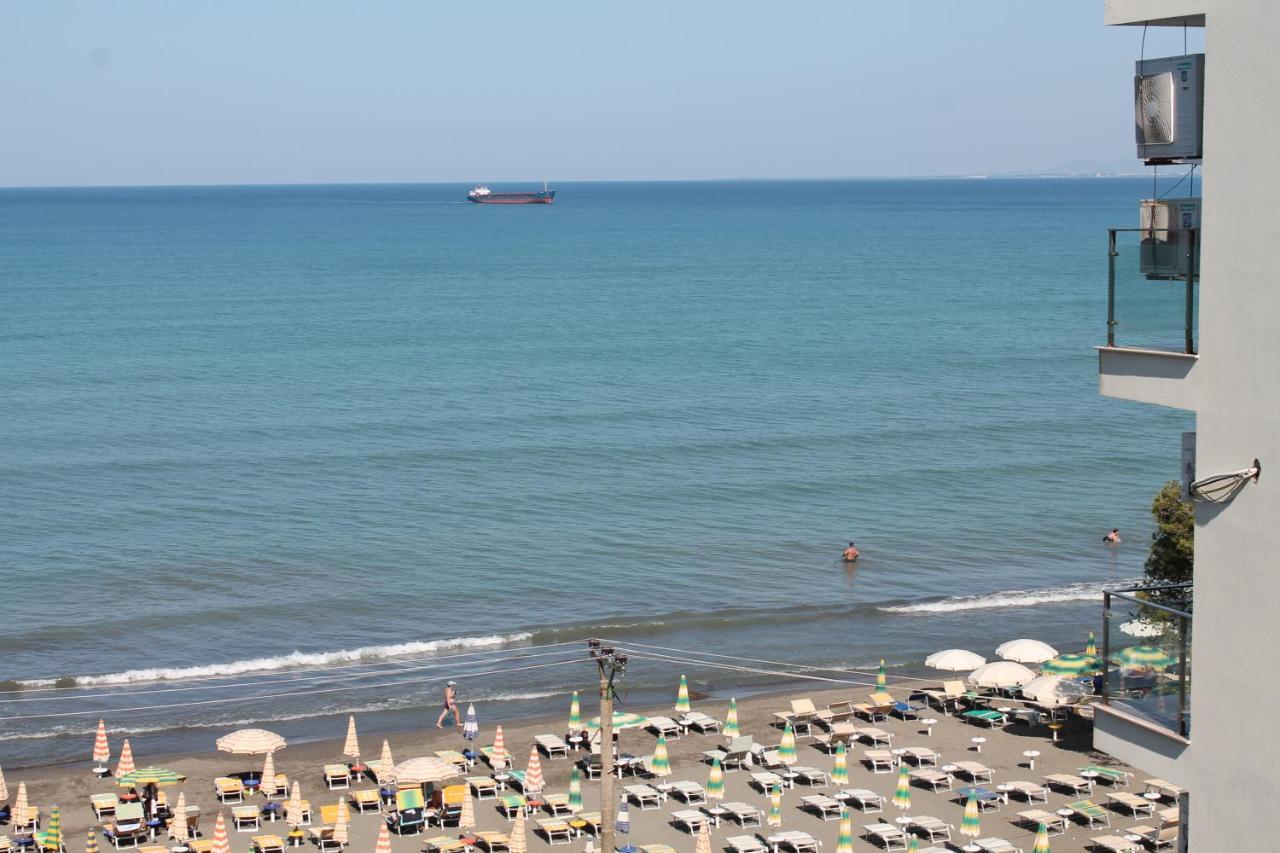 Roxhensi Shëngjin Exterior foto