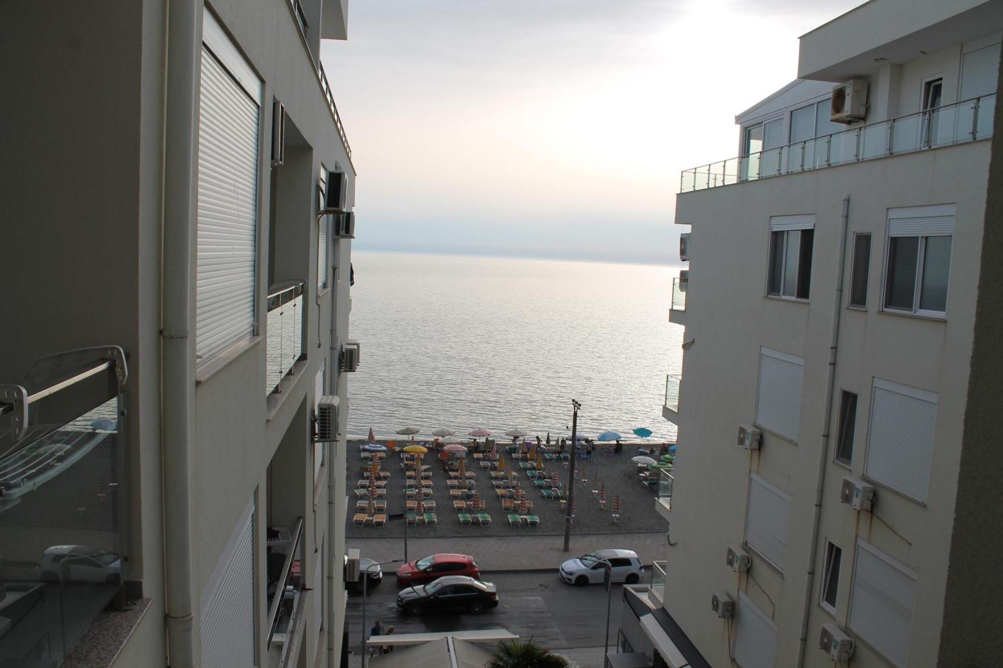 Roxhensi Shëngjin Exterior foto