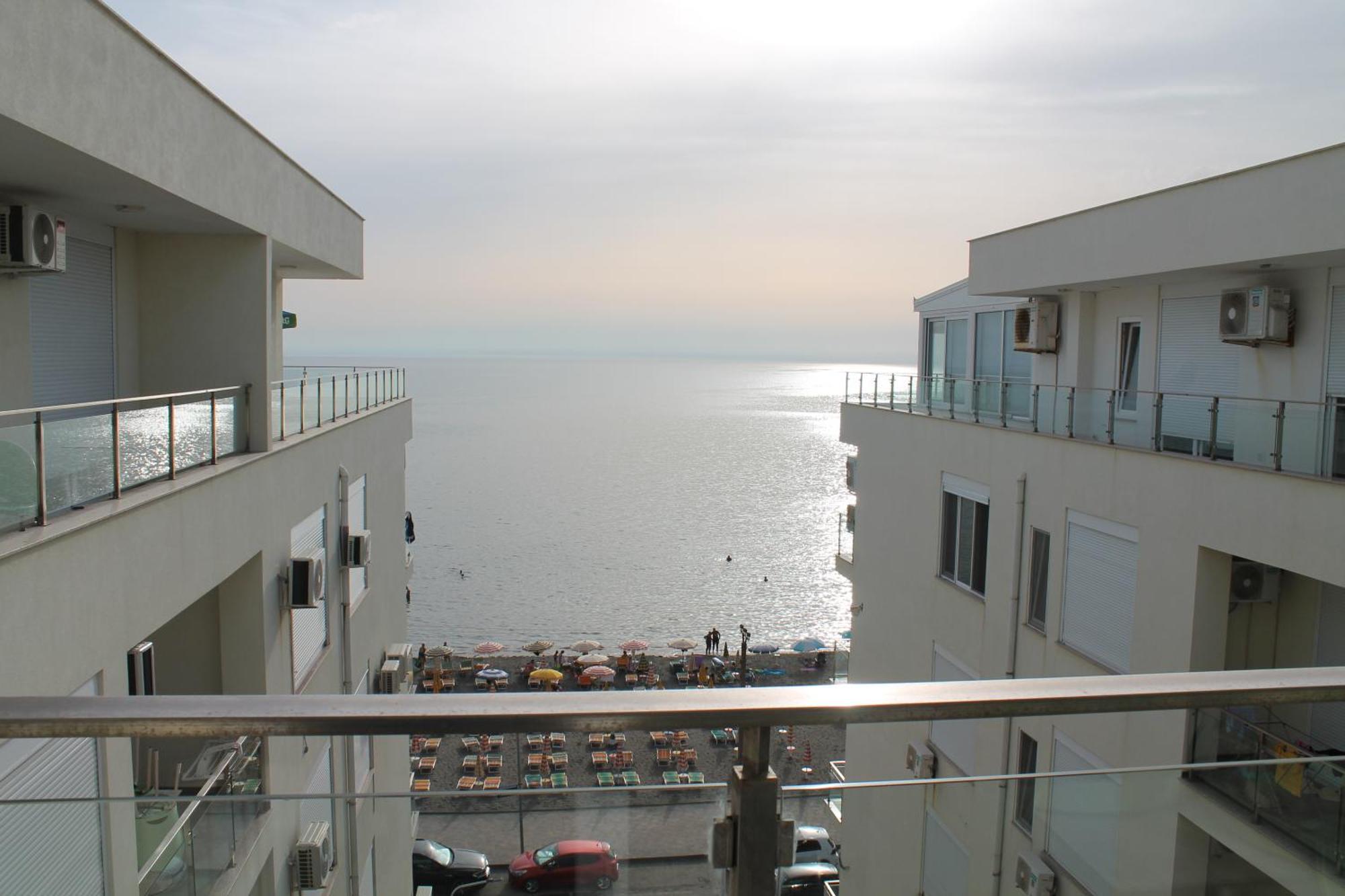 Roxhensi Shëngjin Exterior foto