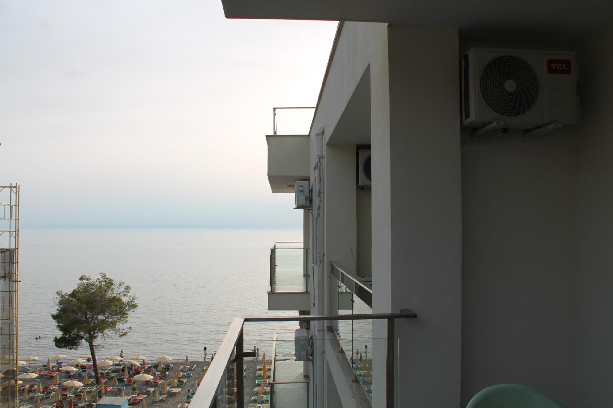 Roxhensi Shëngjin Exterior foto